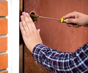 Lock Locksmith Tech Galena, OH 740-212-2064 - garage-door-locks